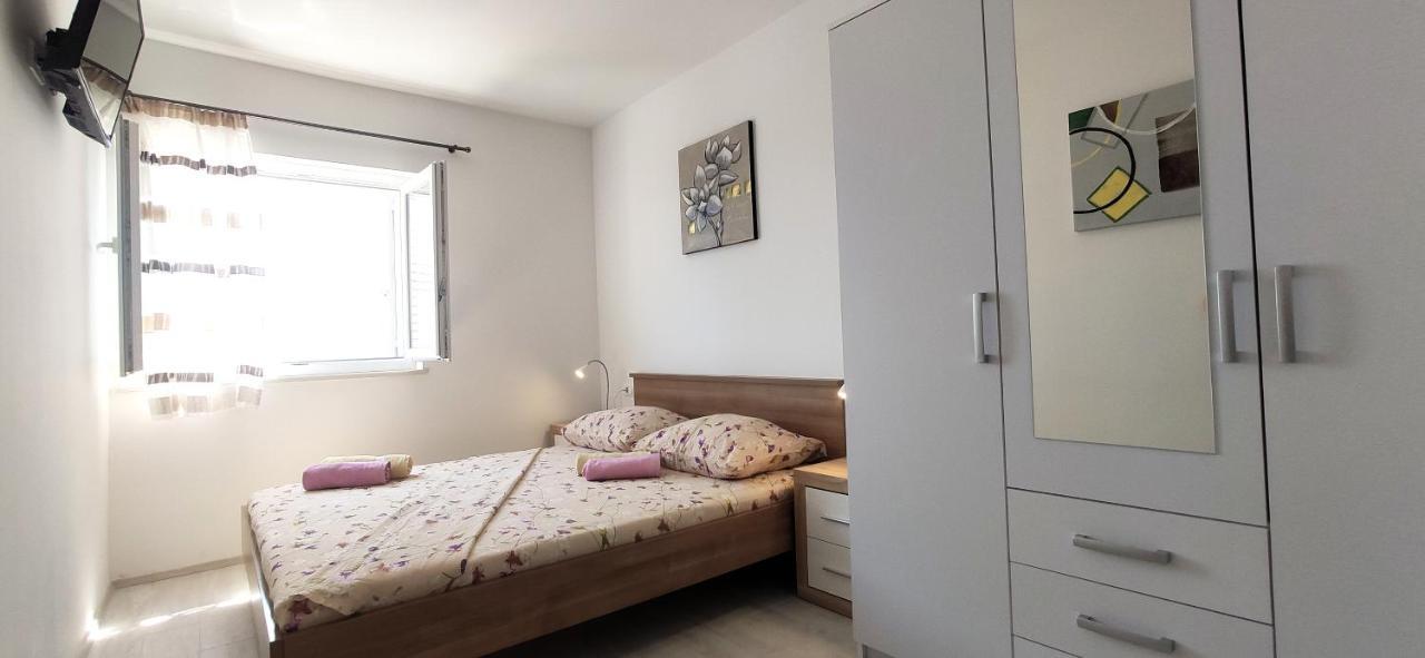Apartment Dolores Makarska Exteriör bild
