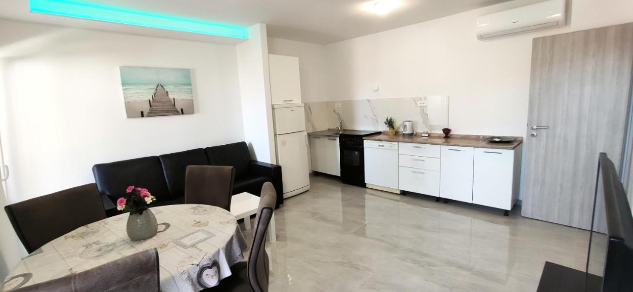 Apartment Dolores Makarska Exteriör bild